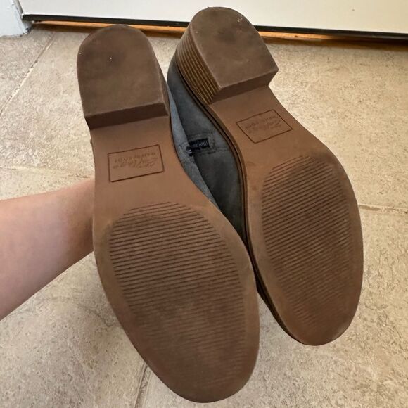 Aqua Womens Boots College size 9 Gray Suede Ankle booties slip on zip Chelsea - Picture 6 of 11